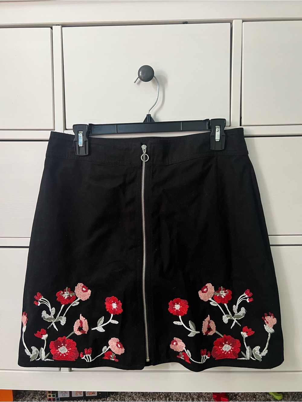 NWT Loft Black Floral Embroidered Skirt with Front Zip
